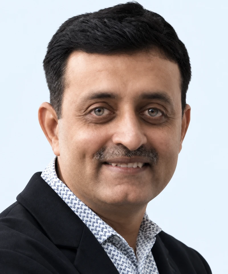 Mr. Hemant Parakh, Director (Finance & Procurement)